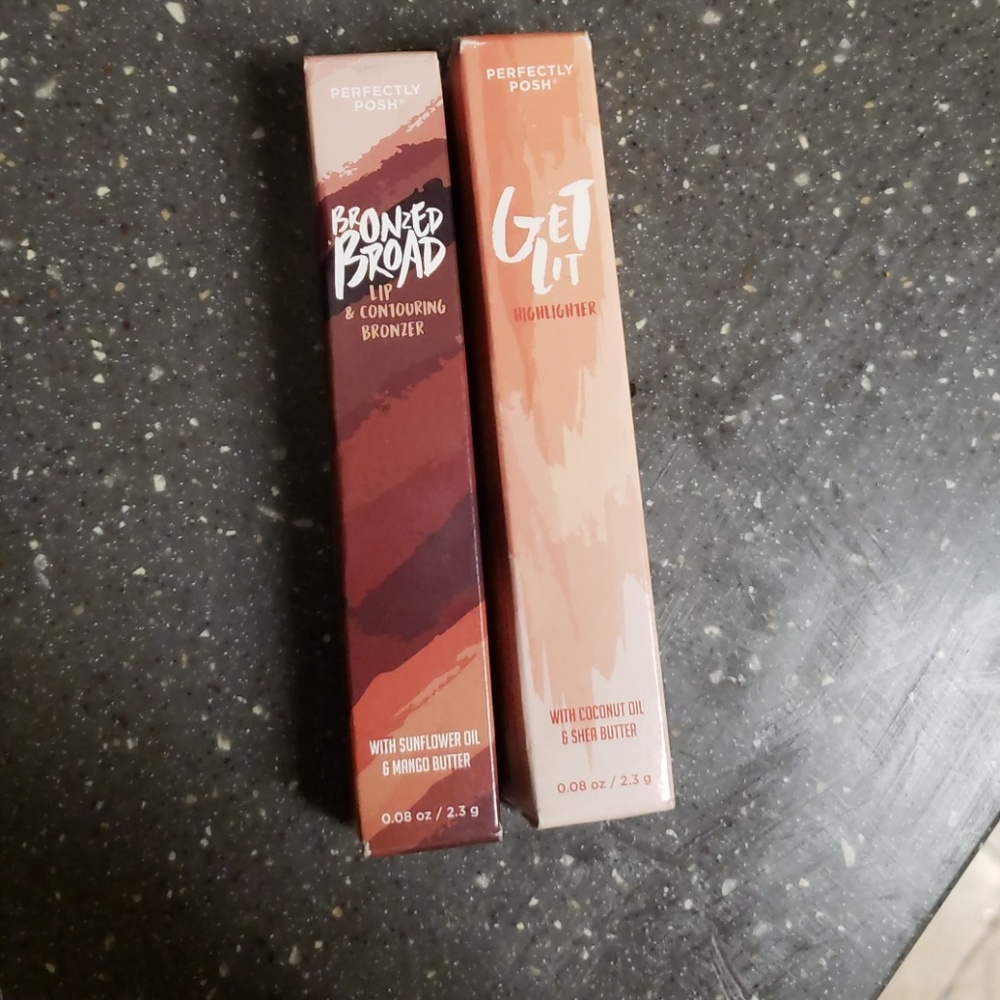 Highlight and contouring bronzer sticks